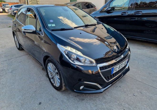 Peugeot 208 essence 110ch s&s allure boite automatiq Noir de 2019