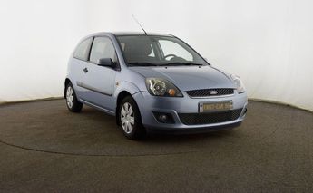  Voir d&eacute;tails -Ford Fiesta 1.6 16V 100CH GHIA BVA 3P &agrave; Vendeville (59)