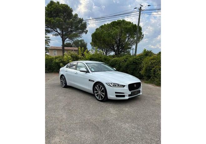 Jaguar XE 2.0 D 180 BVA BERLINE Portfolio PHASE 1 Blanc de 2016