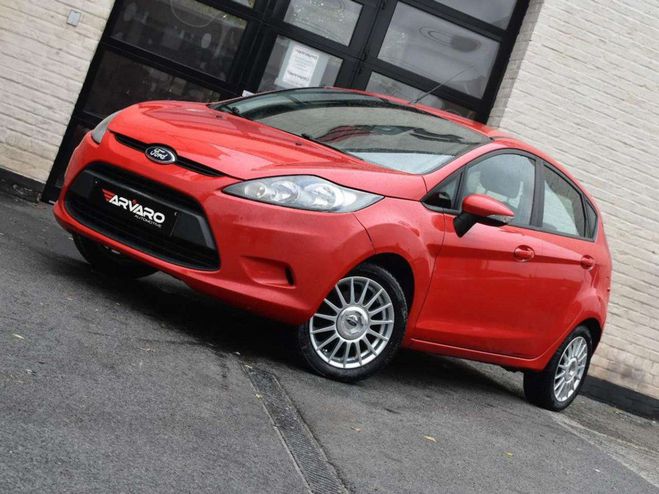 Ford Fiesta 1.25i Titanium Airco Trekhaak PDC Garant Rouge M�tallis� de 