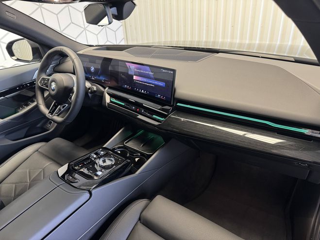 BMW Serie 5 Touring 520d xDrive 197 ch BVA8 M Sport  SOPHISTOGRAU BRILLANTEFFEKT de 2025