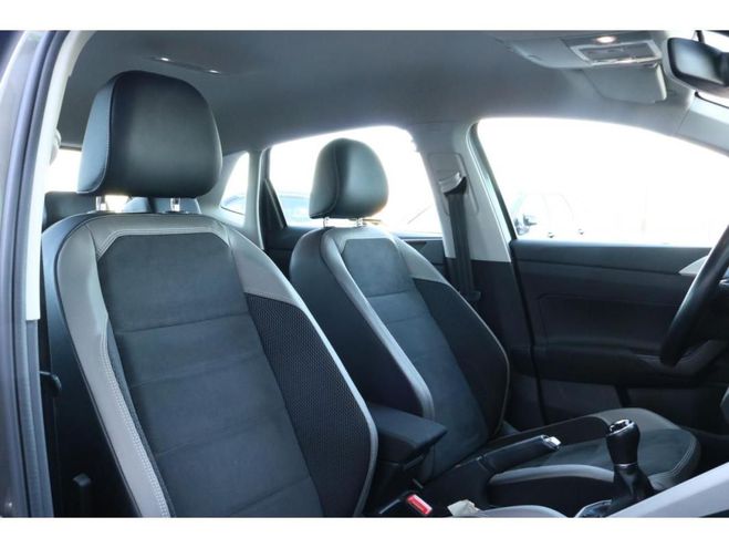 Volkswagen Polo 1.0 TSI 95 Carat gris de 2021