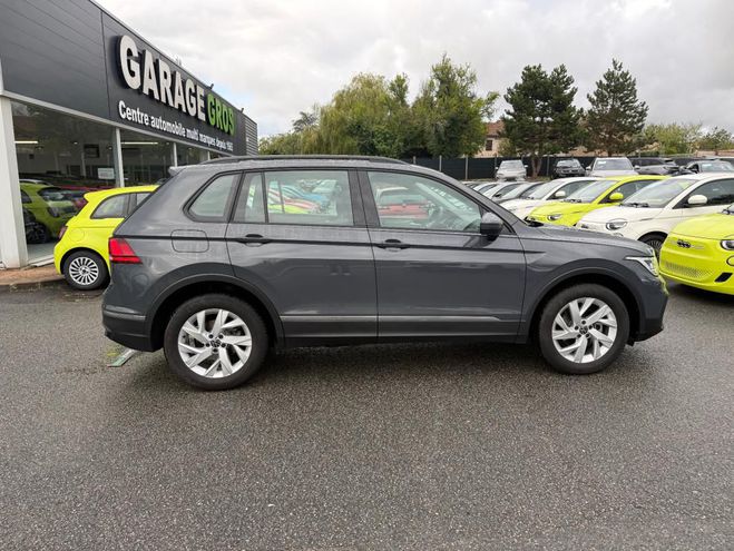 Volkswagen Tiguan 1.5 TSI 150ch DSG7 Life Plus gris de 2024