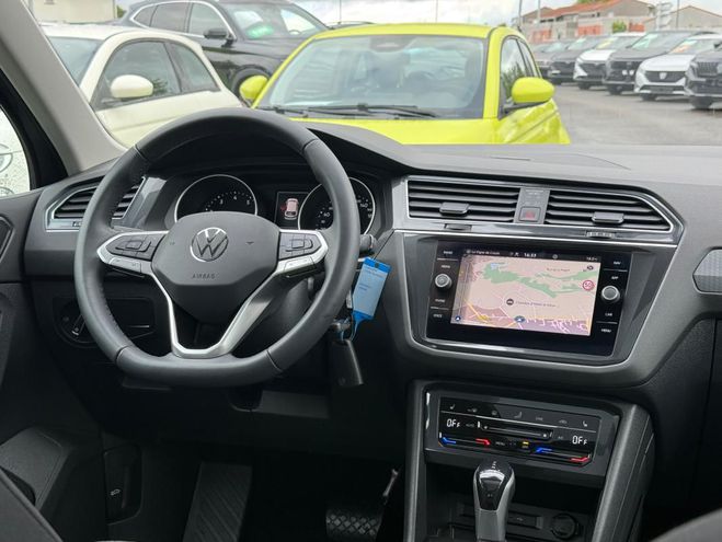 Volkswagen Tiguan 1.5 TSI 150ch DSG7 Life Plus gris de 2024