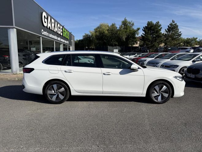 Volkswagen Passat 2.0 TDI EVO SCR 150 DSG7 Life Plus blanc de 2024
