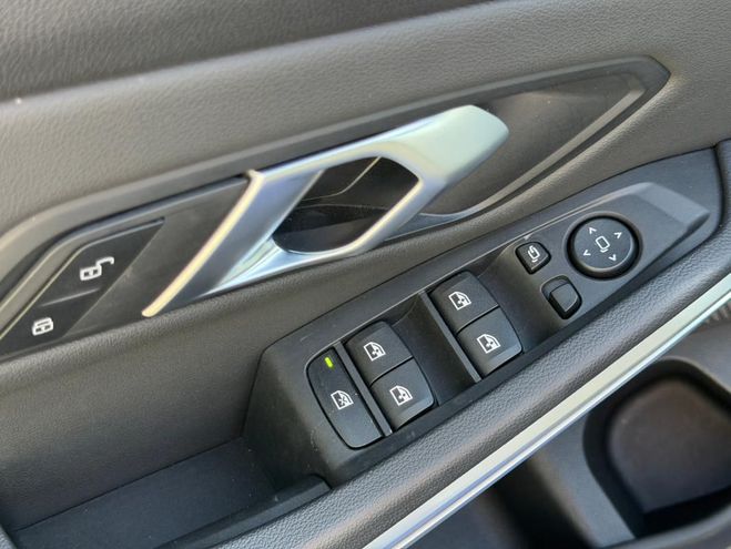 BMW Serie 3 TOURING G21 LCI 2 318d 150 ch BVA8 M Spo bleu de 2025