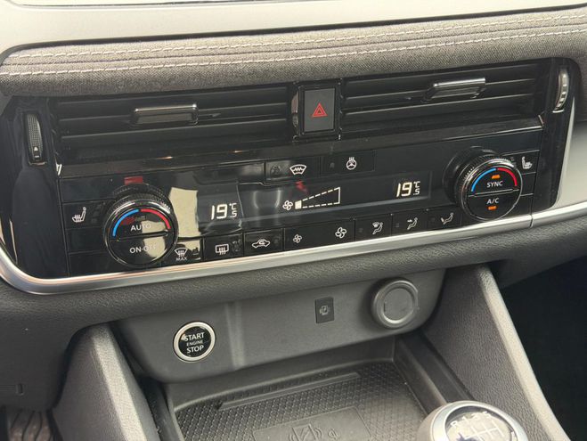 Nissan Qashqai Mild Hybrid 140 ch N-Connect blanc de 2025