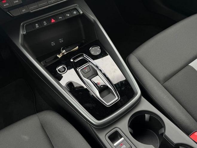 Audi A3 TFSI Mild Hybrid 116 S tronic 7 Design blanc de 2024