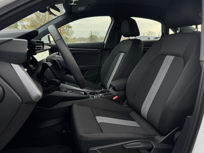 Audi A3 TFSI Mild Hybrid 116 S tronic 7 Design blanc de 2024