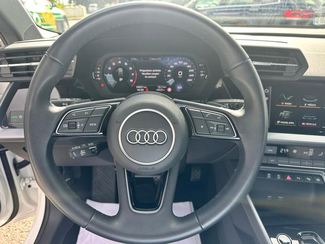 Audi A3 TFSI Mild Hybrid 116 S tronic 7 Design blanc de 2024