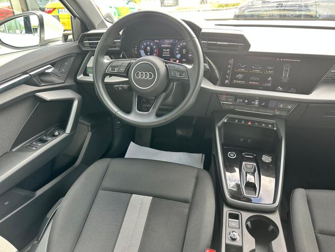 Audi A3 TFSI Mild Hybrid 116 S tronic 7 Design blanc de 2024