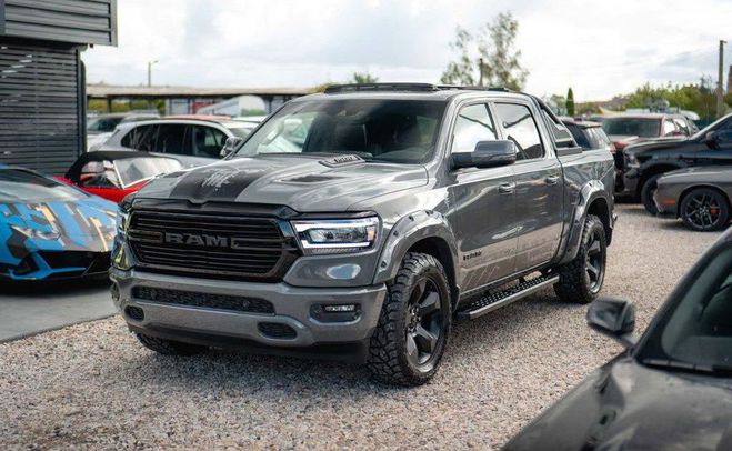 Dodge Ram 1500 LARAMIE PUNISHER 5.7 V8 HEMI 401 CH Gris de 2024