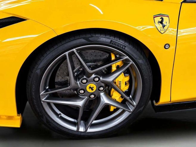 Ferrari F8 Tributo SPIDER * 721 CH * GIALLO MODENA  Jaune de 2021