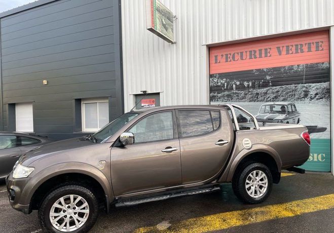 Mitsubishi L 200 2,5 did bva 178 ch double cabine fran�ai Marron de 2015