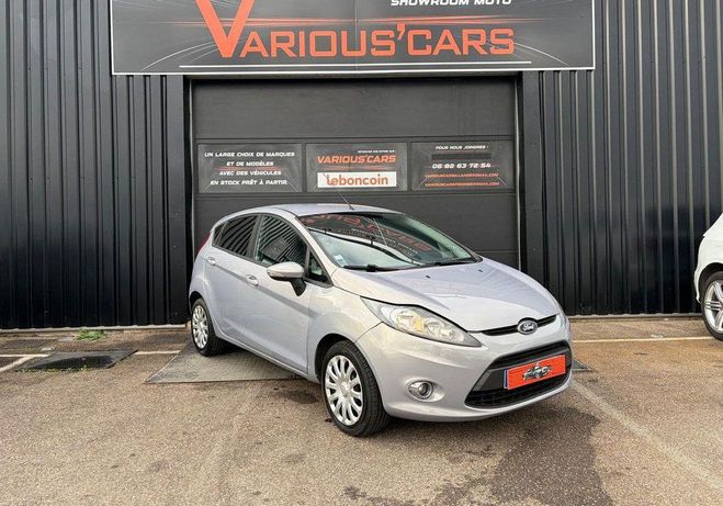 Ford Fiesta 1.4 TDCI 70 CH FAP AMBIENTE 5P Gris de 2012