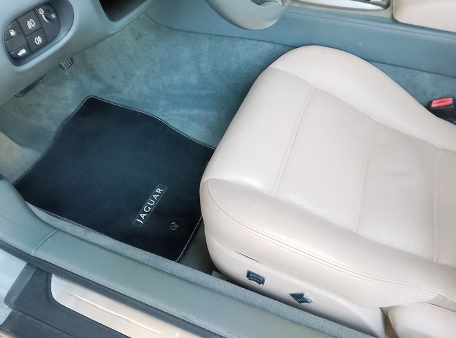 Jaguar XKR CABRIOLET V8 4.2i 416ch BVA6 gris de 2007