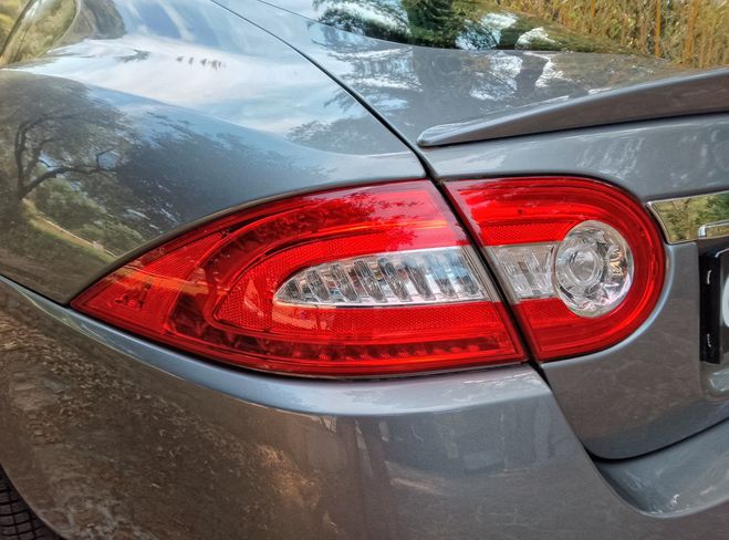 Jaguar XKR COUP� V8 5.0i 510ch BVA6 gris de 2010