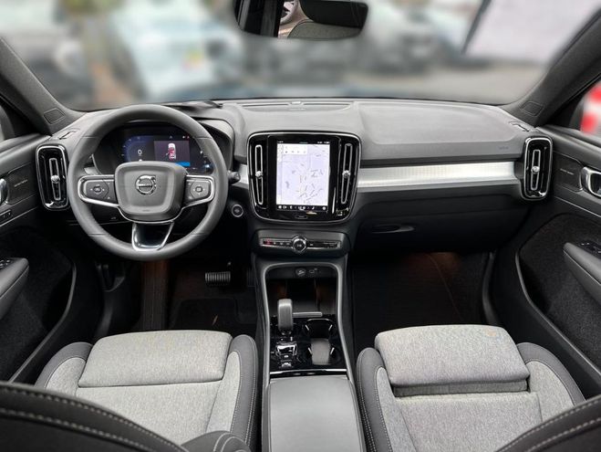 Volvo XC40 Plus Dark 2WD bleu clair de 2024