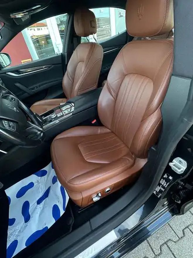 Maserati Ghibli Hybrid 2.0 8 rapports automatique noir de 2022