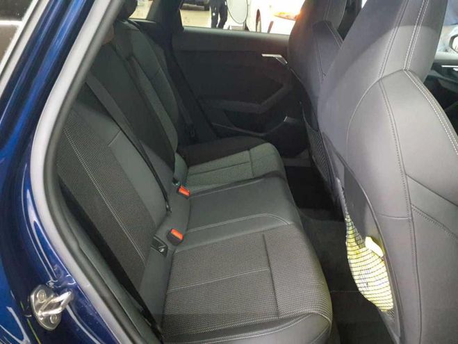 Audi A3 35 TFSI S line S tronic violet de 2023