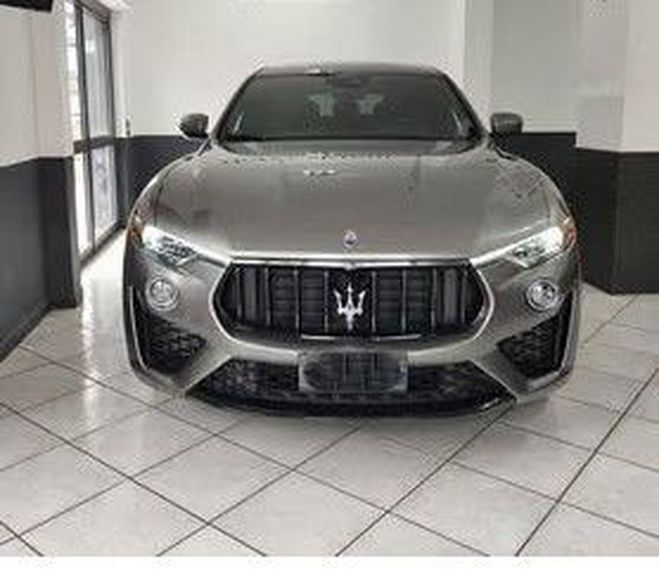Maserati Levante V6 GranSport AWD gris de 2021