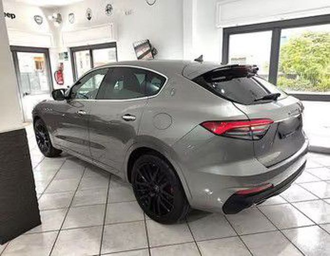 Maserati Levante V6 GranSport AWD gris de 2021