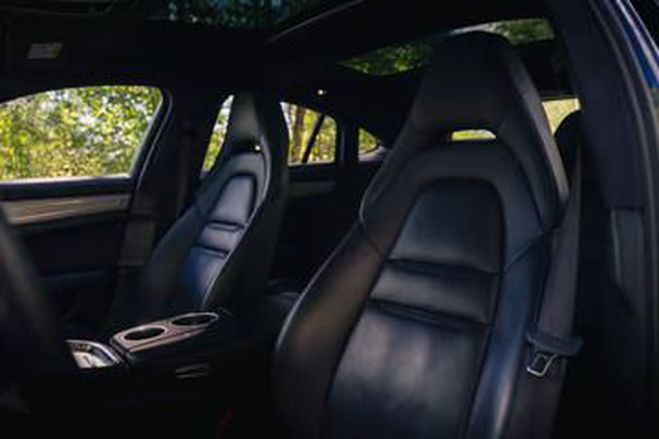 Porsche Panamera Turbo - Pack Sport Chrono bleu de 2016