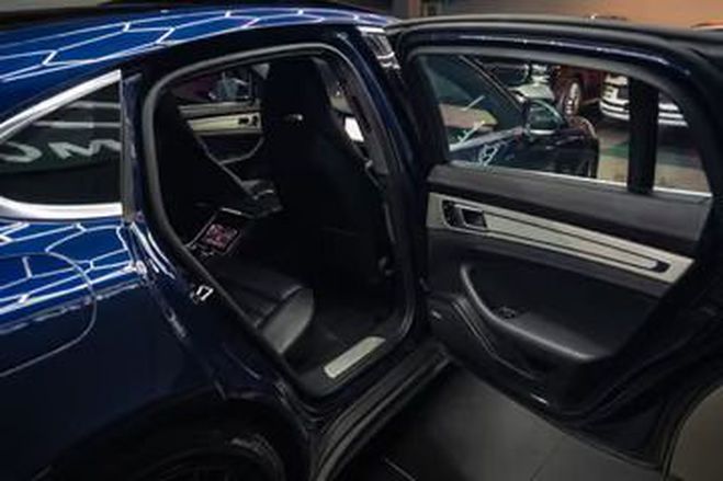 Porsche Panamera Turbo - Pack Sport Chrono bleu de 2016
