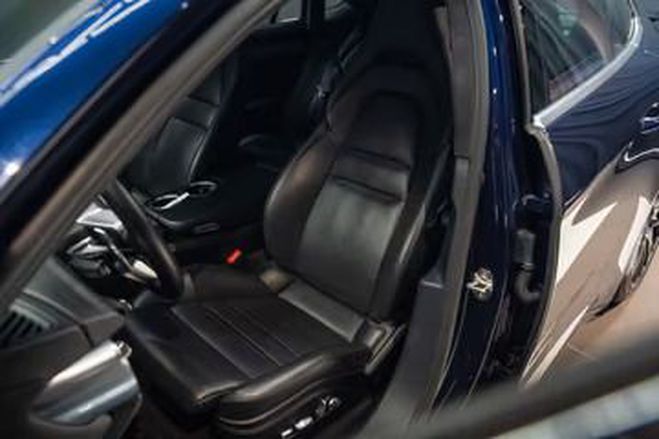 Porsche Panamera Turbo - Pack Sport Chrono bleu de 2016