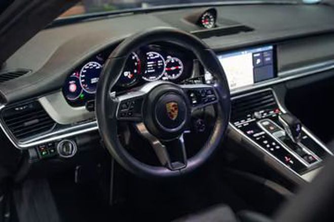 Porsche Panamera Turbo - Pack Sport Chrono bleu de 2016