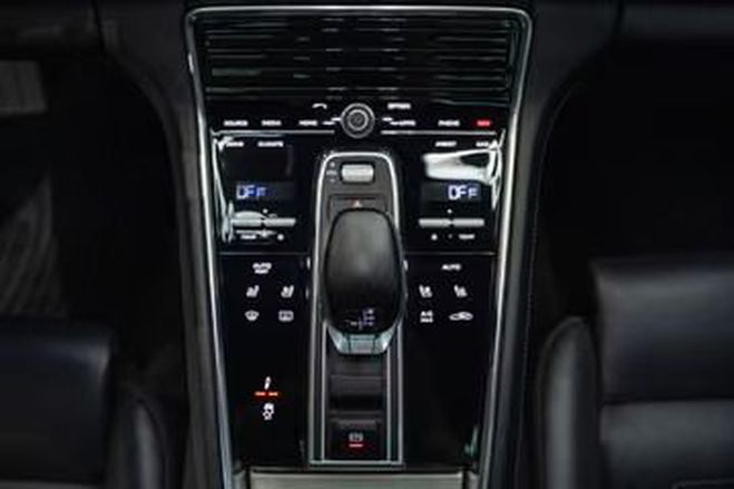 Porsche Panamera Turbo - Pack Sport Chrono bleu de 2016