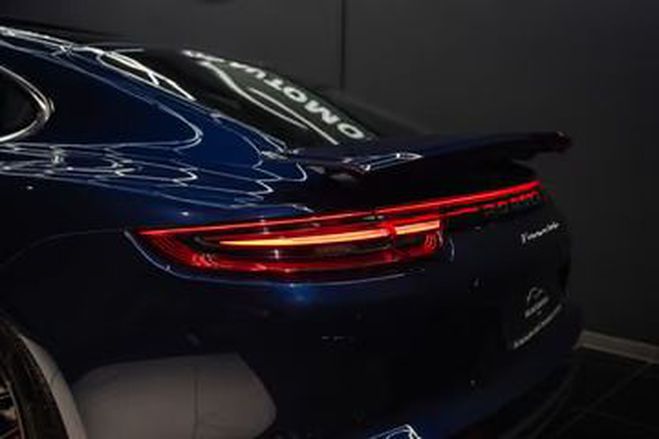 Porsche Panamera Turbo - Pack Sport Chrono bleu de 2016