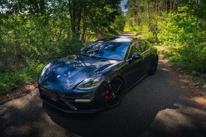 Porsche Panamera Turbo - Pack Sport Chrono bleu de 2016
