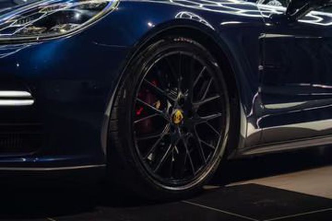 Porsche Panamera Turbo - Pack Sport Chrono bleu de 2016