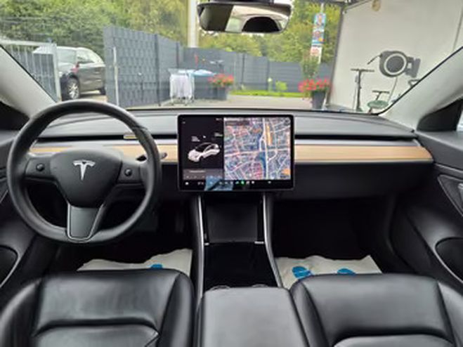 Tesla Model 3 Standard Range Plus RWD blanc de 2020