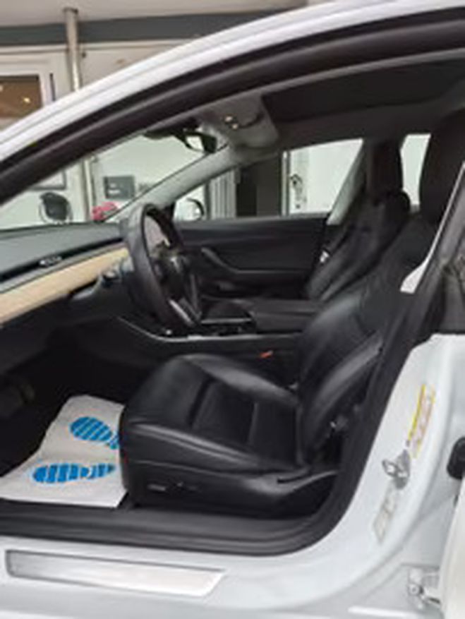 Tesla Model 3 Standard Range Plus RWD blanc de 2020