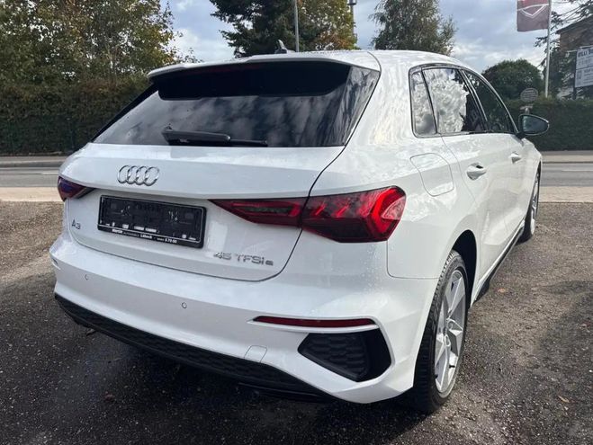 Audi A3 45 TFSI e S line blanc de 2021
