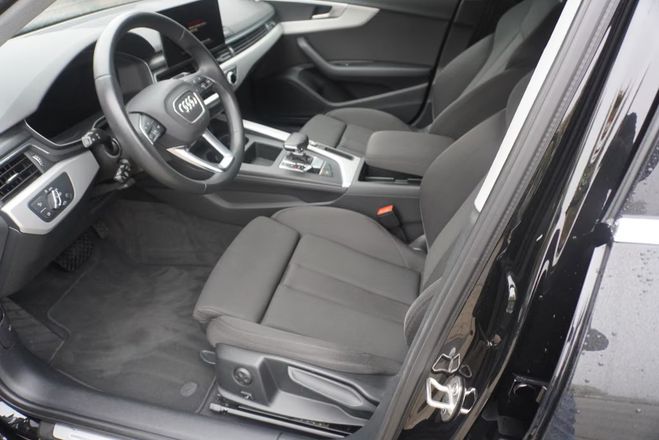 Audi A4 40 TFSI S line noir de 2023
