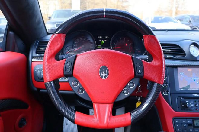 Maserati Gran Turismo 4.7 V8 MC - Bose noir de 2015