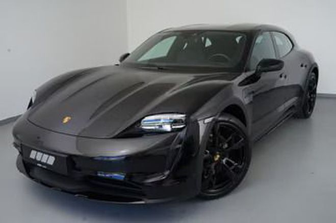 Porsche Taycan 4 Cross Turismo 4x4 �lectrique noir de 2022