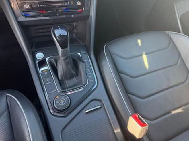 Volkswagen Tiguan 2.0 TDI 4Motion DSG R-Line + Navi gris de 2023
