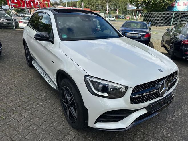 Mercedes GLC 300 e 4MATIC AMG Line blanc de 2021