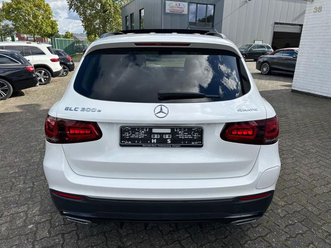 Mercedes GLC 300 e 4MATIC AMG Line blanc de 2021