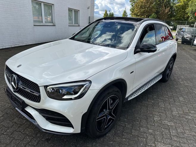 Mercedes GLC 300 e 4MATIC AMG Line blanc de 2021