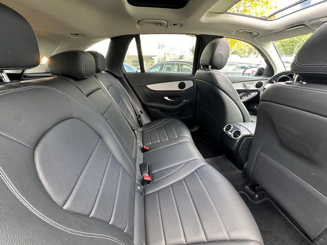 Mercedes GLC 300 e 4MATIC AMG Line blanc de 2021