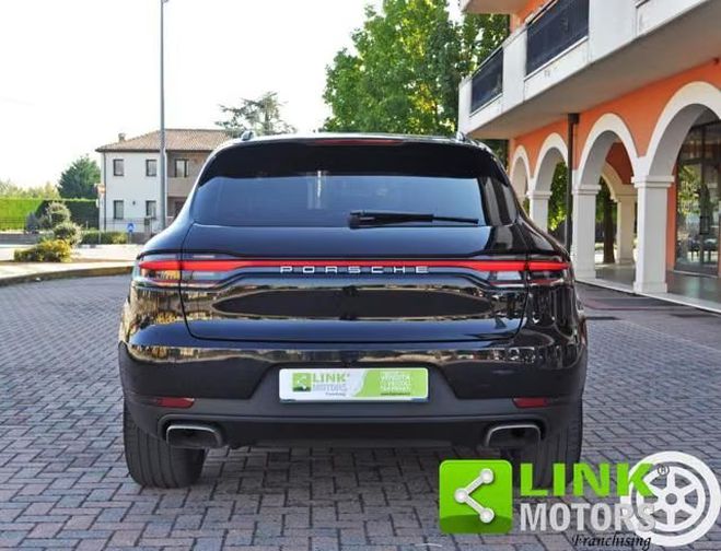 Porsche Macan 2.0 Turbo PDK 245 ch noir de 2019
