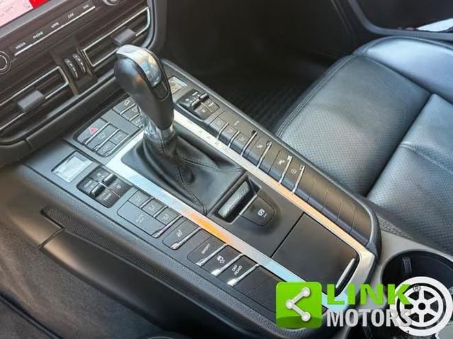 Porsche Macan 2.0 Turbo PDK 245 ch noir de 2019