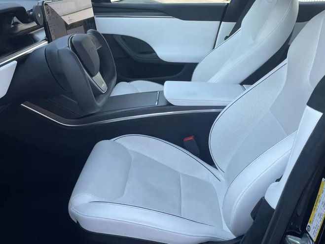 Tesla Model S  blanc de 2023