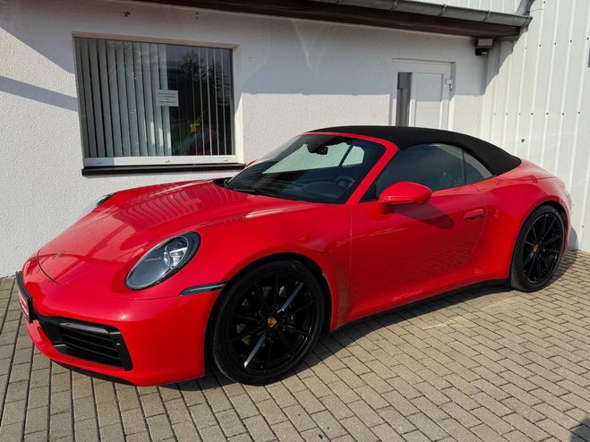 Porsche 911 (992) Carrera Cabriolet rouge de 2020
