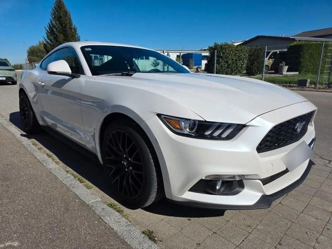Ford Mustang Fastback 2.3 EcoBoost - Version de base noir de 2017